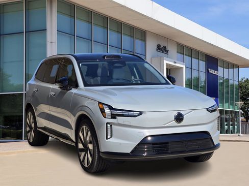 New 2025 Volvo EX90 Ultra image 2