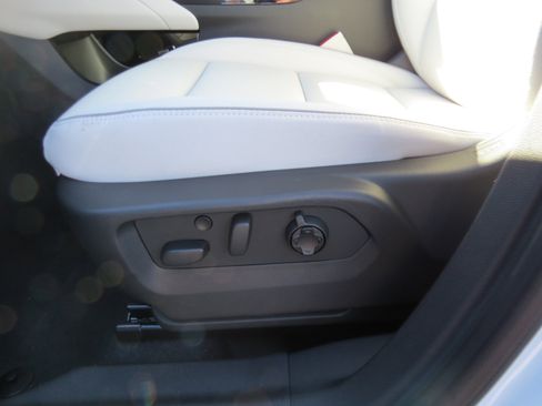 New 2026 Buick Envision Avenir image 14