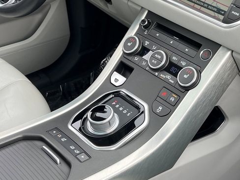 Used 2015 Land Rover Range Rover Evoque Pure Plus image 34