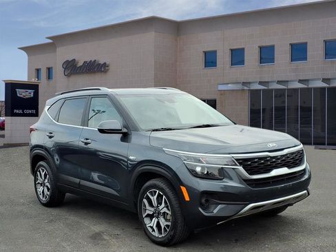 Used 2021 Kia Seltos EX image 3