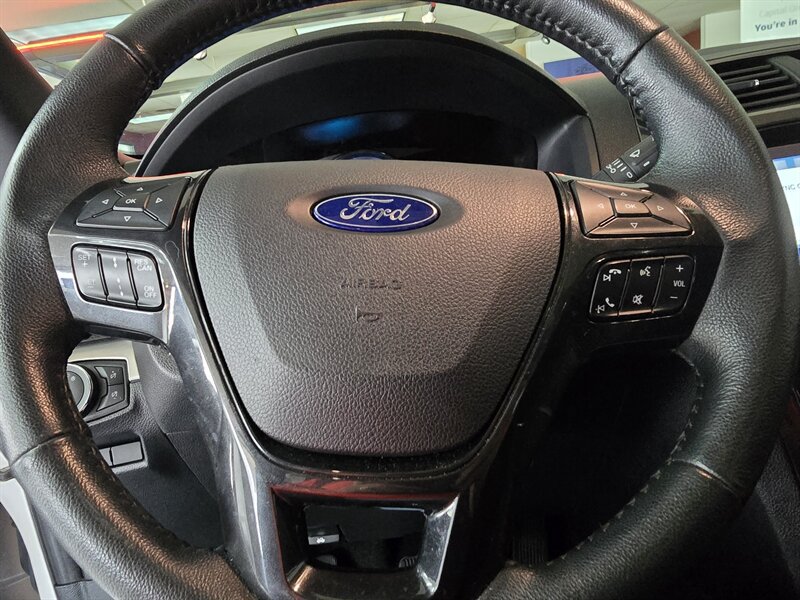 Used 2018 Ford Explorer XLT w/ Equipment Group 202A AWD/4WD image 32