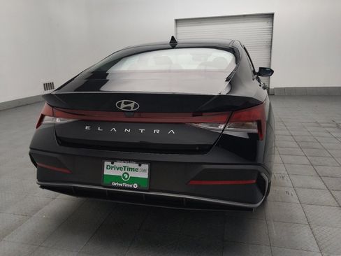 Used 2025 Hyundai Elantra SE FWD image 7