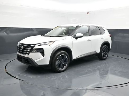 Used 2025 Nissan Rogue SV image 4