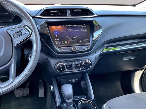 Used 2023 Chevrolet TrailBlazer LT w/ Convenience Package FWD image 7