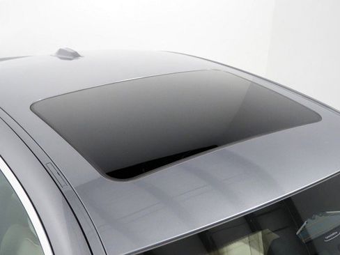 Used 2023 BMW i4 eDrive35 image 4