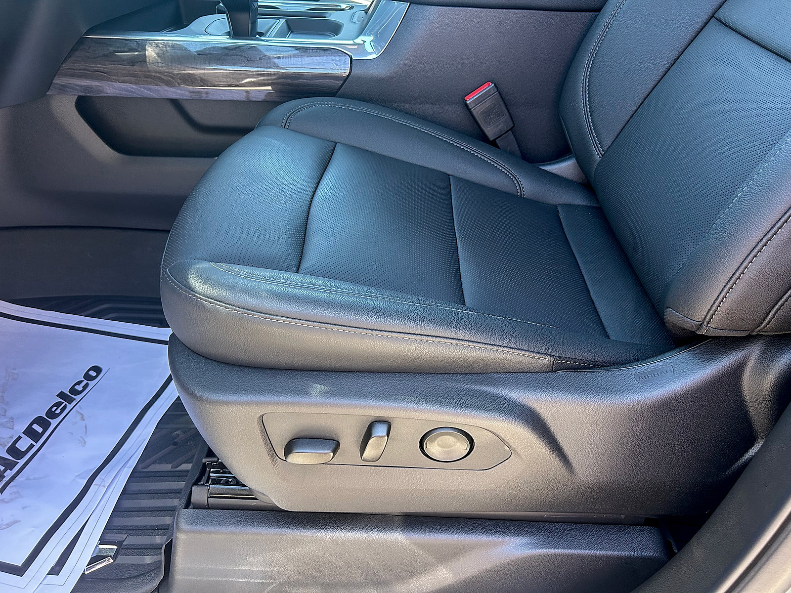 New 2026 Chevrolet Silverado 1500 LTZ w/ LTZ Premium Package AWD/4WD image 15