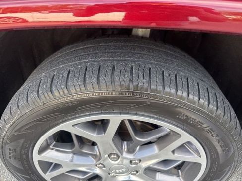 Used 2020 Jeep Grand Cherokee Overland image 13