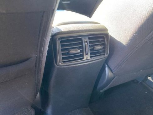 Used 2020 Nissan Rogue SV image 17