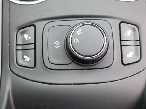 Used 2018 GMC Terrain SLE w/ Driver Convenience Package FWD image 29