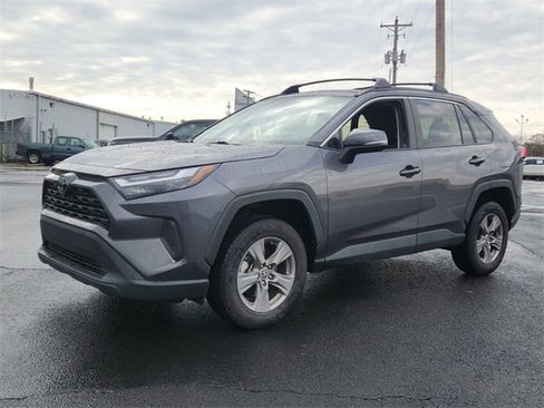 Used 2022 Toyota RAV4 XLE image 7