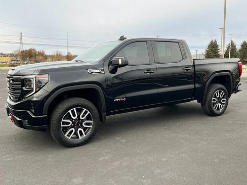 Used 2025 GMC Sierra 1500 AT4 w/ AT4 Preferred Package image 13