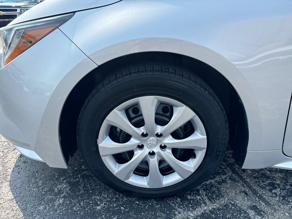 Used 2024 Toyota Corolla LE FWD image 30