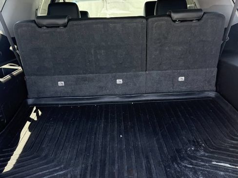 Used 2019 GMC Yukon XL SLT AWD/4WD image 10