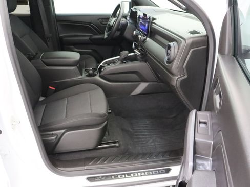 Used 2023 Chevrolet Colorado Trail Boss w/ Technology Package AWD/4WD image 36