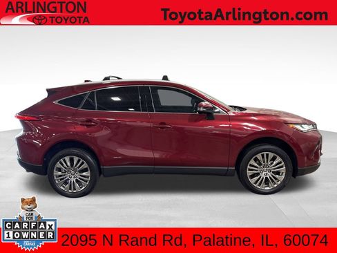 Used 2023 Toyota Venza Limited image 1