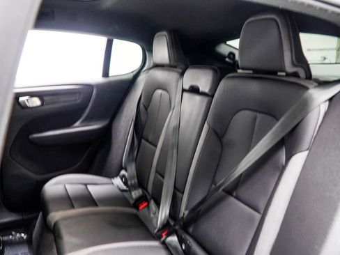 Used 2023 Volvo C40 Recharge Core AWD/4WD image 39