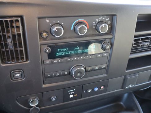 Used 2024 GMC Savana 2500 w/ Driver Convenience Package image 24