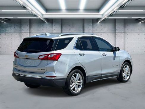 Used 2018 Chevrolet Equinox Premier AWD/4WD image 6