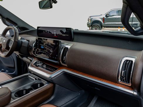 Used 2025 Ford Expedition Max King Ranch image 18