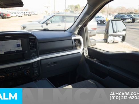 Used 2025 Ford F350 XLT image 19