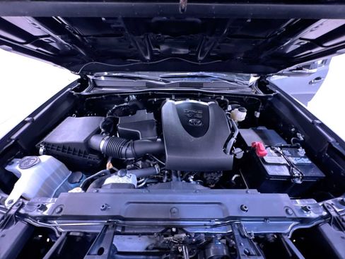 Used 2023 Toyota Tacoma Limited image 11