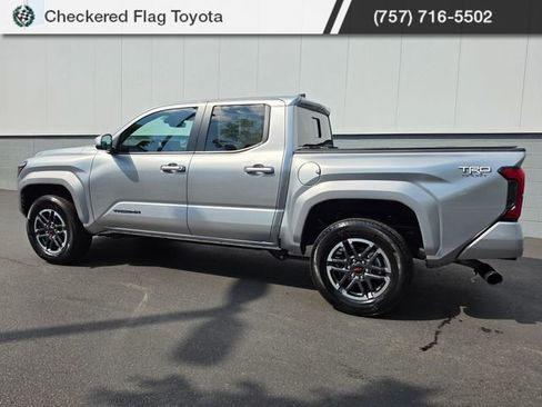Used 2024 Toyota Tacoma TRD Sport w/ TRD Sport Upgrade Package AWD/4WD image 4
