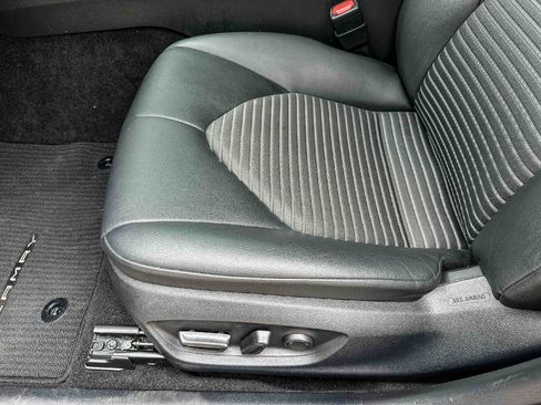 Used 2023 Toyota Camry SE FWD image 15