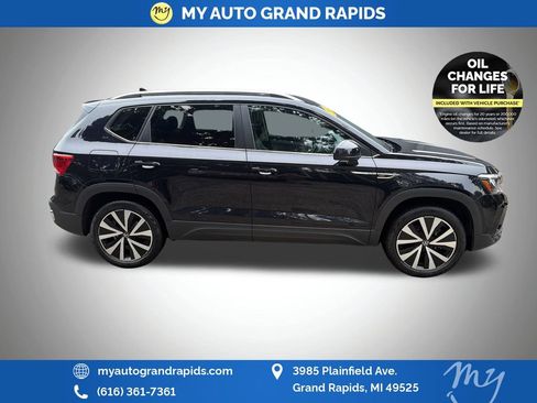 Used 2022 Volkswagen Taos SE AWD/4WD image 8