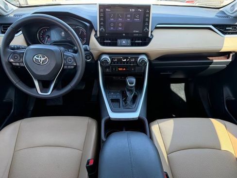 Used 2022 Toyota RAV4 Limited FWD image 24