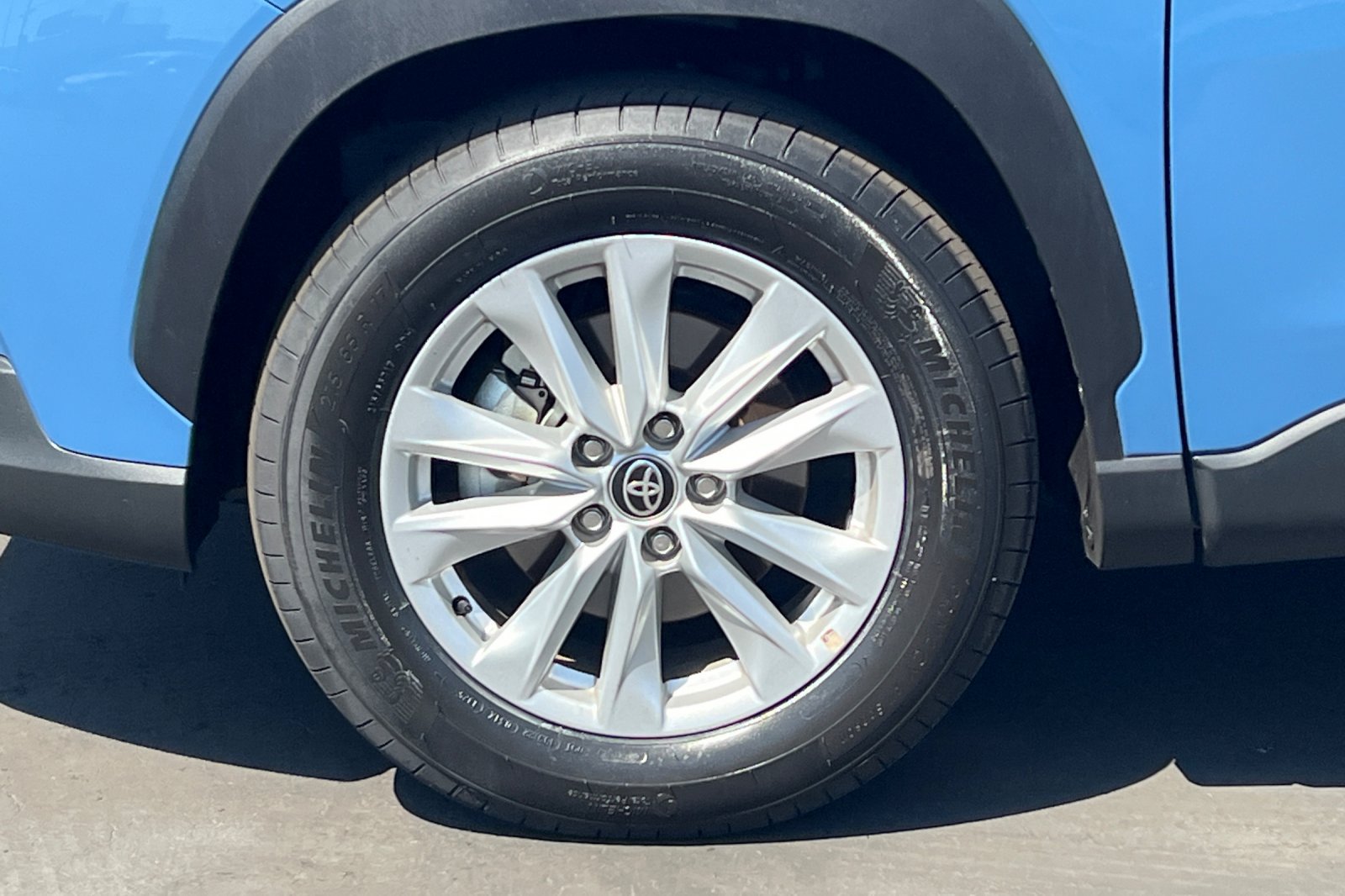 Certified 2026 Toyota Corolla Cross LE FWD image 25