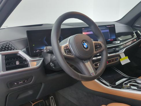Used 2026 BMW X5 xDrive40i w/ M Sport Package AWD/4WD image 4