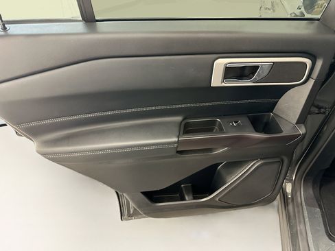 Used 2020 Ford Explorer XLT w/ Equipment Group 202A image 28