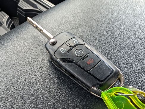 Used 2022 Ford F250 Lariat w/ Lariat Value Package image 33