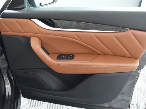 Used 2021 Maserati Levante S image 18