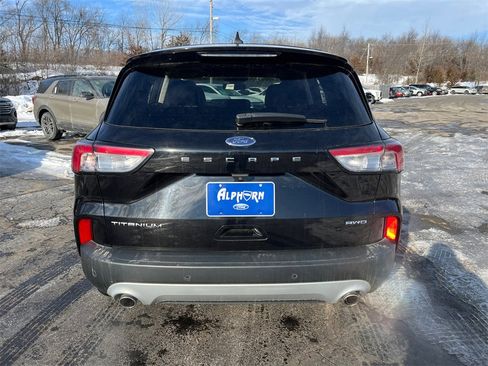 Used 2022 Ford Escape Titanium image 38