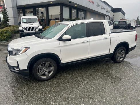 Used 2023 Honda Ridgeline RTL-E image 2