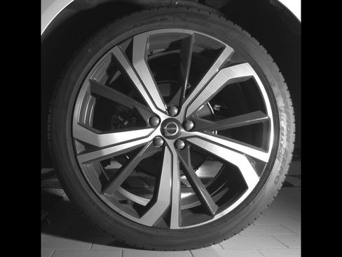 Used 2025 Volvo XC60 B5 Ultra w/ Protection Package Premier AWD/4WD image 25