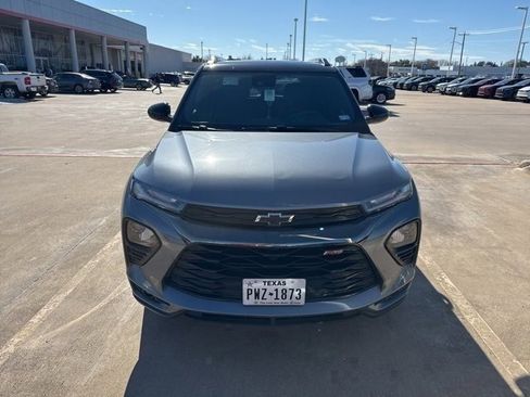 Used 2021 Chevrolet TrailBlazer RS w/ Sun and Liftgate Package image 2