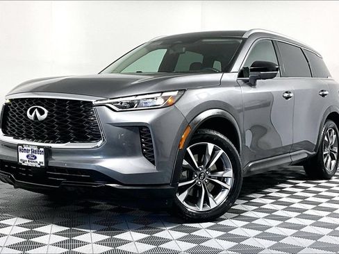 Used 2023 INFINITI QX60 Luxe w/ Vision Package AWD/4WD image 2