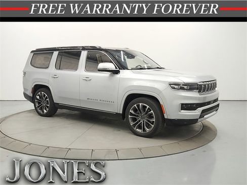 Used 2022 Jeep Grand Wagoneer Series III w/ Rear Seat Video Group 1 image 1