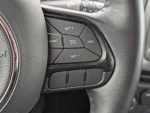 Used 2018 Jeep Renegade Altitude image 22