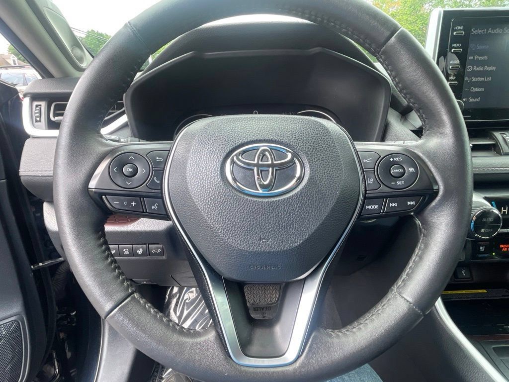 Used 2021 Toyota RAV4 Limited AWD/4WD image 11