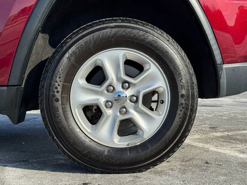 Used 2017 Jeep Grand Cherokee Laredo w/ Quick Order Package 23E image 28