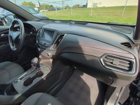 Used 2022 Chevrolet Equinox RS image 29