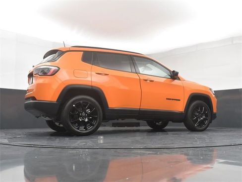 New 2026 Jeep Compass Latitude image 24