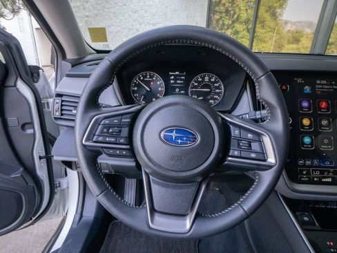 Used 2025 Subaru Outback Premium AWD/4WD image 12