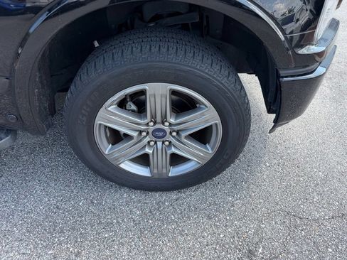 Used 2018 Ford F150 Lariat w/ Equipment Group 502A Luxury AWD/4WD image 5