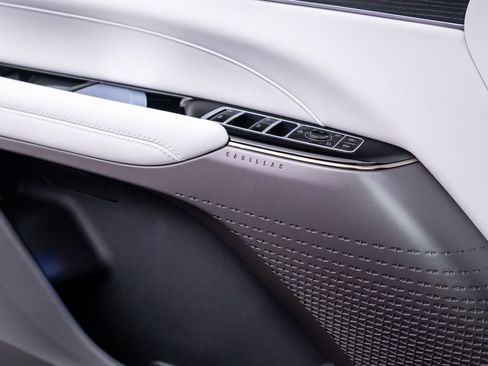 New 2026 Cadillac Lyriq Sport image 18