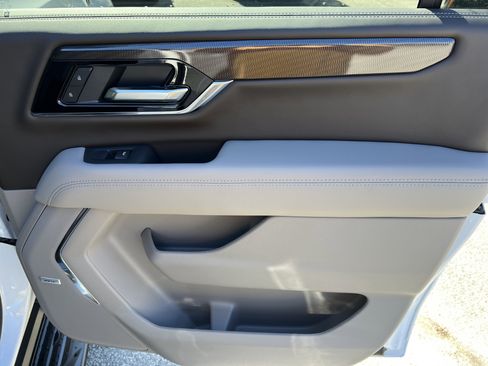New 2026 GMC Yukon XL Elevation image 19