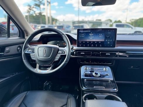 Used 2022 Lincoln Nautilus Reserve w/ Equipment Group 201A AWD/4WD image 13